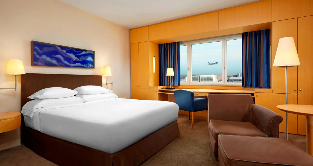 Book a "Sheraton Sweet Sleeper Bed" in Paris
