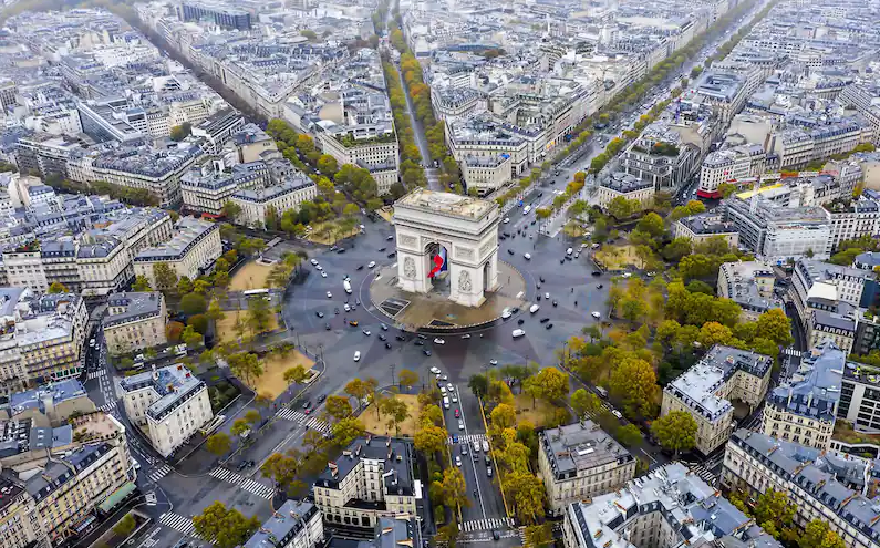 Take an Air France Shuttle for the Arc de Triomphe
