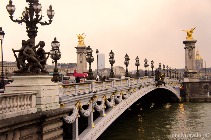 WALK ACROSS PONT ALEXANDRE III
