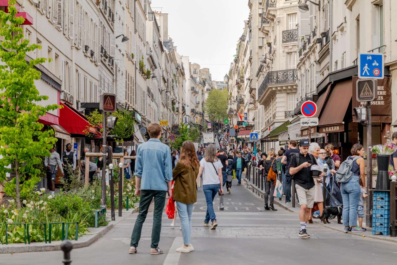Rue Du Commerce for High-End Make Up