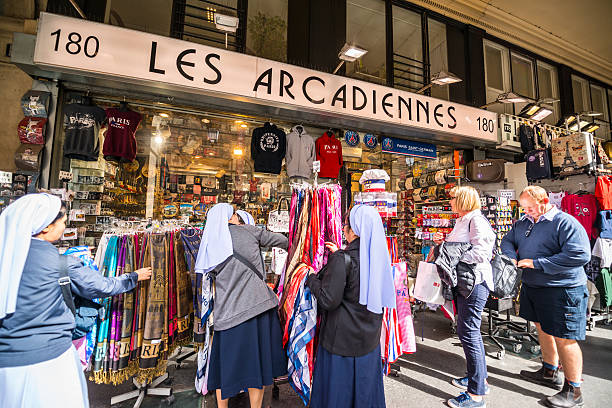 Rue De Rivoli For Elegant Wear